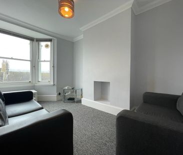 4 bedroom semi-detached house to rent - Photo 1