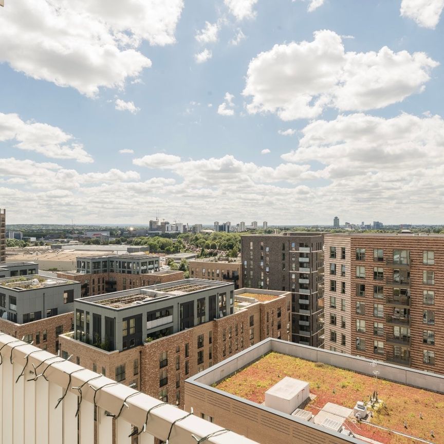 Hanbury Road, Acton, W3, London - Photo 1