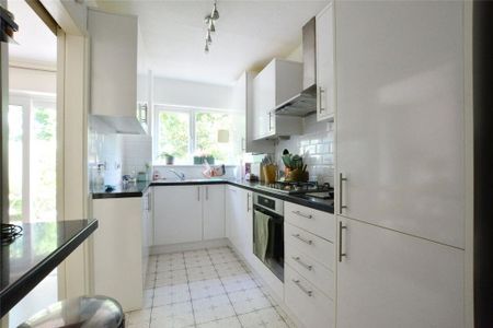 3 bedroom terraced house to rent - Photo 3