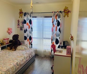 Spacious 4 Bedroom Family Home - Photo 3