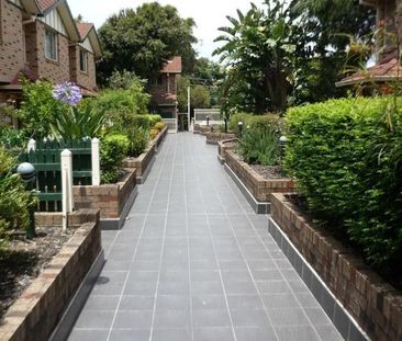 DOUBLE TANDEM - 2 CAR LOCK UP GARAGE - 2 BEDROOM - 2 STOREY TOWNHOUSE - Photo 2