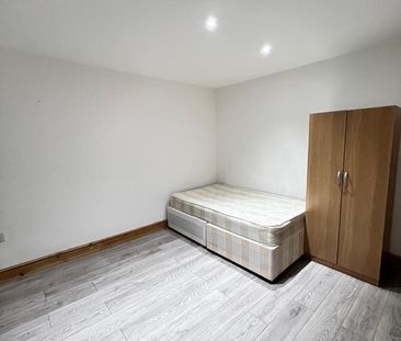 Room in a Shared House, Wyvenhoe Road, HA2 - Photo 3