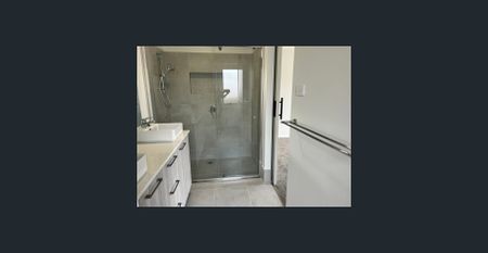 Impressive family home - Photo 5