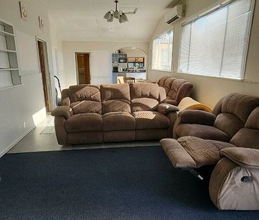 17 Belvedere Street - Photo 2