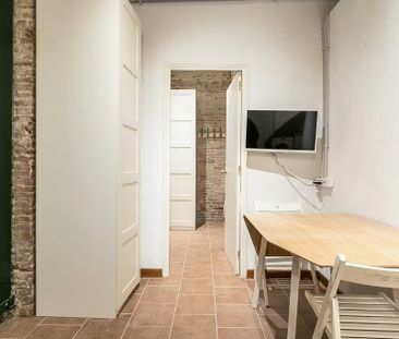 Carrer de Vinaròs, Barcelona, Catalonia 08003 - Photo 2