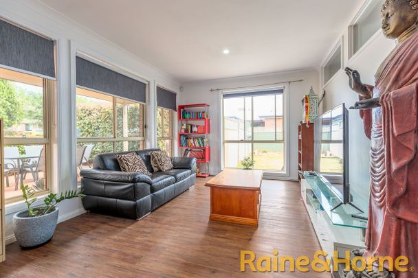 Spacious Family Home - Photo 1