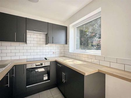 Glenda Court, Norwich, NR5 - Photo 2