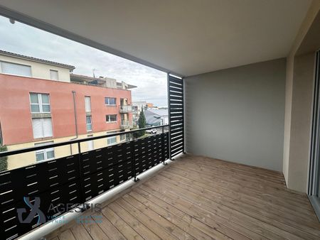 APPARTEMENT T3 64M - Photo 3