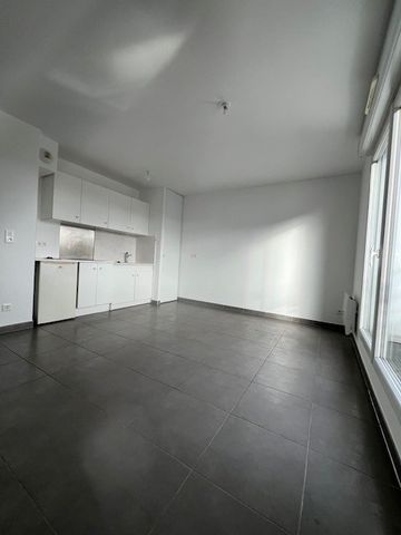 STUDIO MEUBLE - CENTRE GARE - 25M² - Photo 3