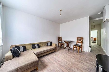 Myrtle Road, Hounslow, TW3 - Photo 2