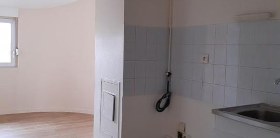 TYPË 5 38 COURS SAINT ANDRE - Photo 2