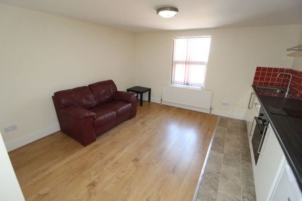 Fylde Road Flat 7 Preston, Lancashire, PR1 2XP - Photo 1