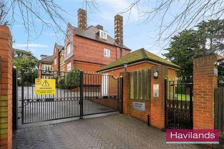 Appleby Court, Aldermans Hill, London, N13 - Photo 3