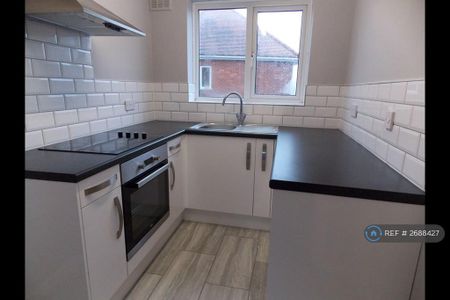 2 bedroom maisonette to rent - Photo 3