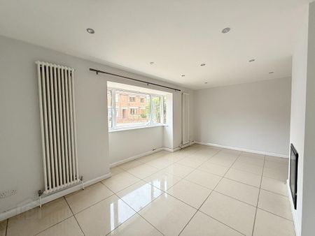 7 Ravenhill Gardens, Belfast, BT6 8GP - Photo 3