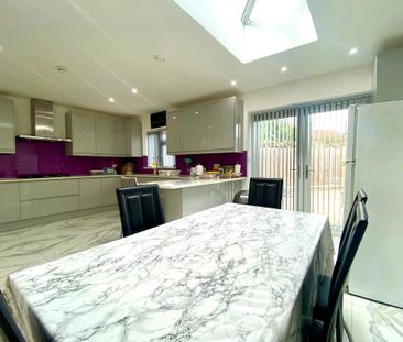 5 bedroom semi-detached house to rent - Photo 1