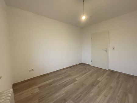 Charmante 3-Zimmer-Wohnung in Wilhelmshaven  Gemütliches Zuhause mit Tageslichtbad - Photo 4