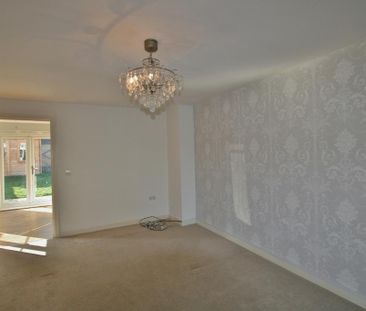 3 bedroom semi-detached house to rent - Photo 4