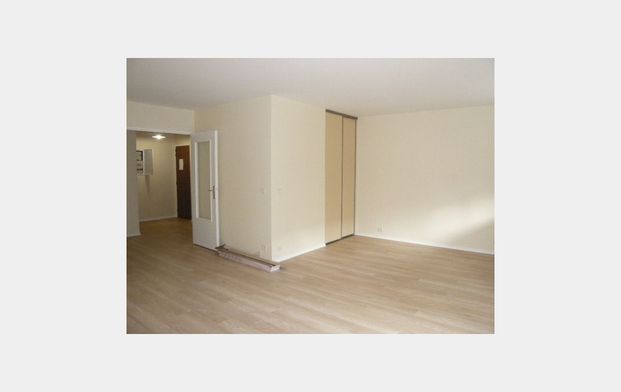 Location Appartement 85.00 m - Photo 1