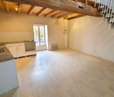 Location Appartement 3 pièces 94m² CHALAMONT 01320 - Photo 2