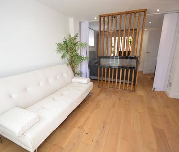 8 Woodcote Hall. 8 Woodcote Road, Epsom, Surrey, KT18 7QQ - Photo 2