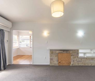 4-Bedroom Home in Silverdale - Practical Living with Plenty of Space - Photo 4