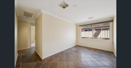 MASSIVE FAMILY HOME THAT TICKS ALL BOXES!! - Photo 3