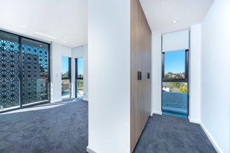 Luxury two bedroom apartment in Marrickville - Photo 3