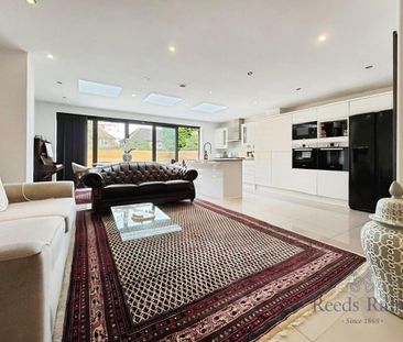 3 bedroom detached house to rent - Photo 3