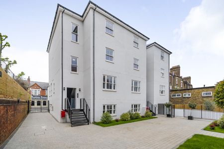 Mitcham Lane, London, SW16 - Photo 2