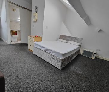 Studio Flat, Tyndale Street, LE3 - Photo 1