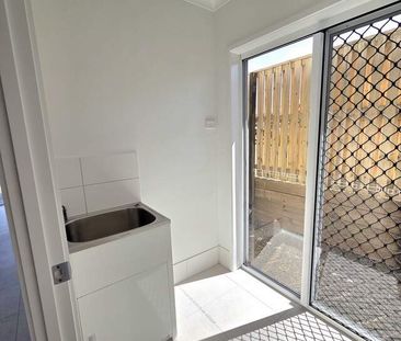 25 Gower Street, White Rock - Photo 2