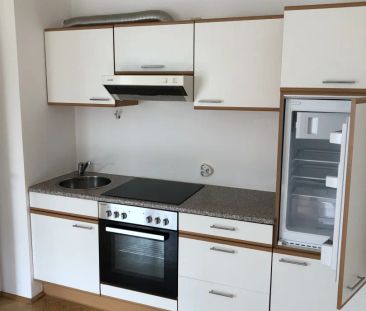 Ideale 2-Zimmer- Wohnung mit Tiefgaragenplatz und möblierter Küche ... - Photo 3