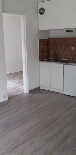 Location Appartement 2 pièces 30m² MONT ST AIGNAN 76130 - Photo 1