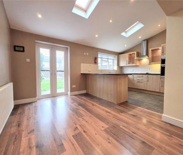 3 bed semi-detached house to rent in Wyburns Avenue, Rayleigh, SS6 - Photo 5