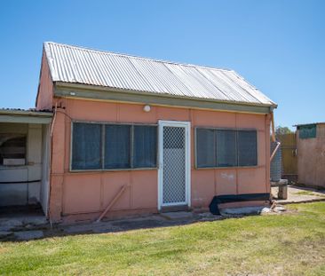 NEAT AND LOW MAINTENANCE LIVING - Photo 6