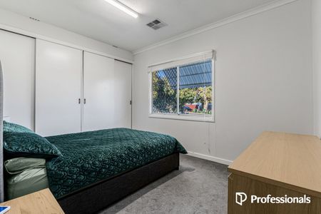 Lifestyle & Convenience in a Spacious Family Home - Photo 5