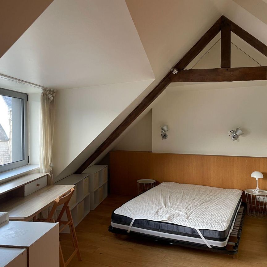 PONT-AVEN, centre-ville, duplex à louer Place Julia, au c?ur de la cité des peintres, vue enso... - Photo 1