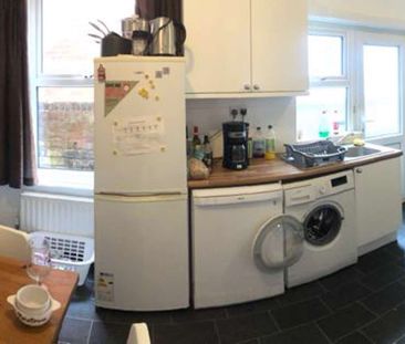 Bright and airy Large double room in the city centre Room 4 - Photo 5