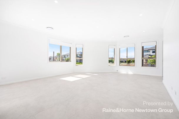 Modern Comfort in Austral - Photo 1