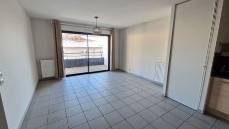 Location Appartement 2 pièces 54m² - Photo 2