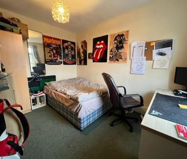 4 bedroom terraced house to rent - Photo 4