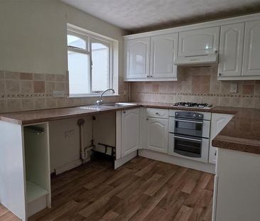 2 bedroom terraced house to rent - Photo 1