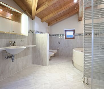 Sonnige Dachgeschosswohnung mit Bergblick in Reith - Foto 2