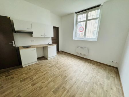 Location Appartement 2 pièces 29 m2 à Saint-Quentin - Photo 4