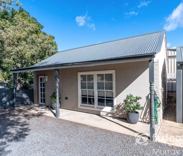 Stunning Four Bedroom Home with Guest Cottage - Photo 5