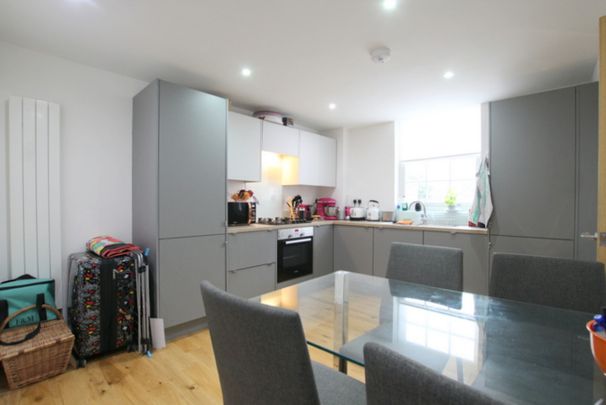 1 Bedroom Apartment, St. John’S Hill, Clapham Junction - Photo 1
