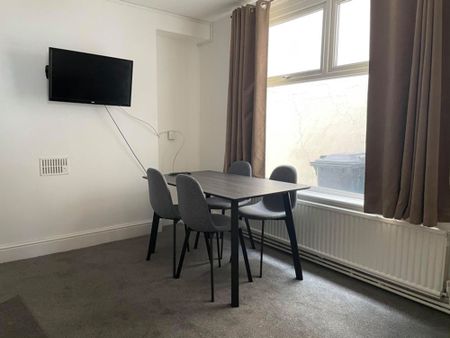 Bonville Terrace, Swansea, SA1 - Photo 2