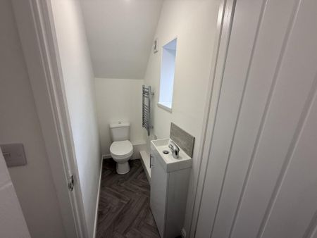 2 bedroom semi-detached house to rent - Photo 5