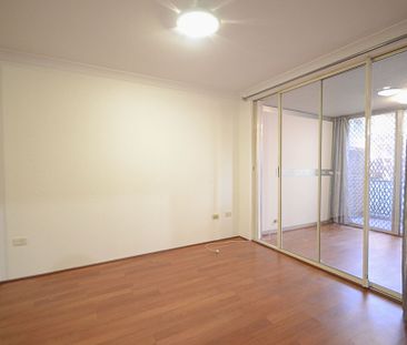 2 Bedroom Plus Study Unit in Handy Location&excl; - Photo 2